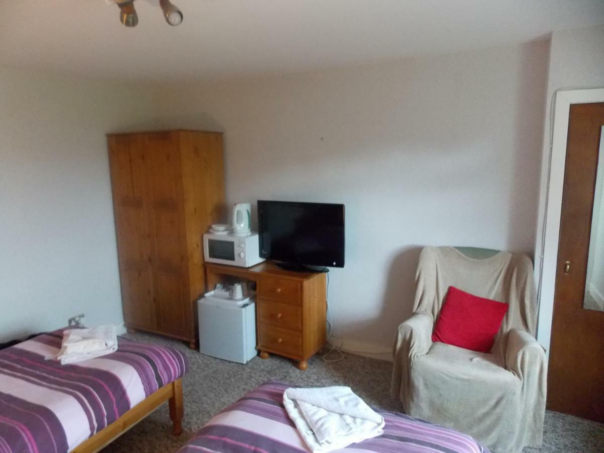 Station View Guest House Dyce Exterior foto