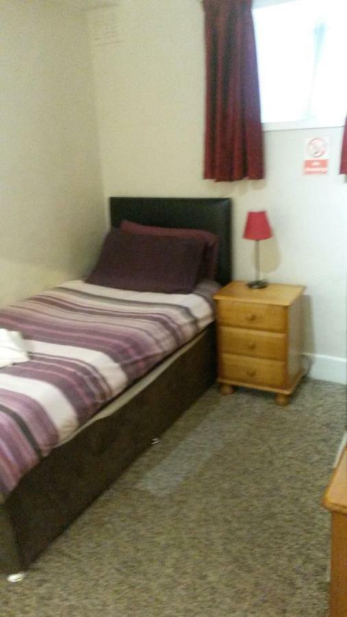 Station View Guest House Dyce Exterior foto