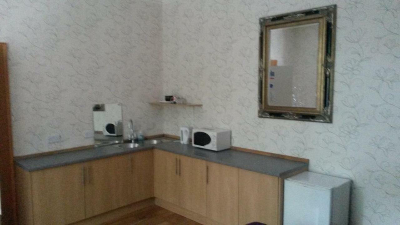 Station View Guest House Dyce Exterior foto