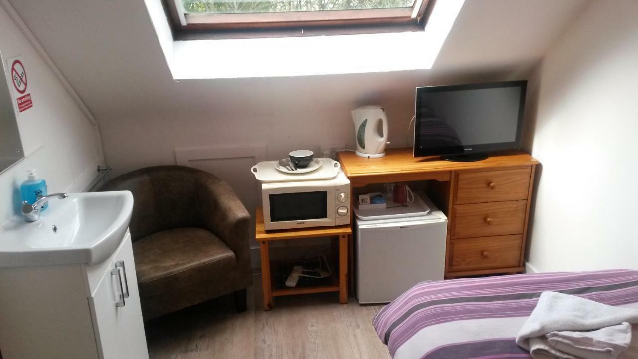 Station View Guest House Dyce Exterior foto
